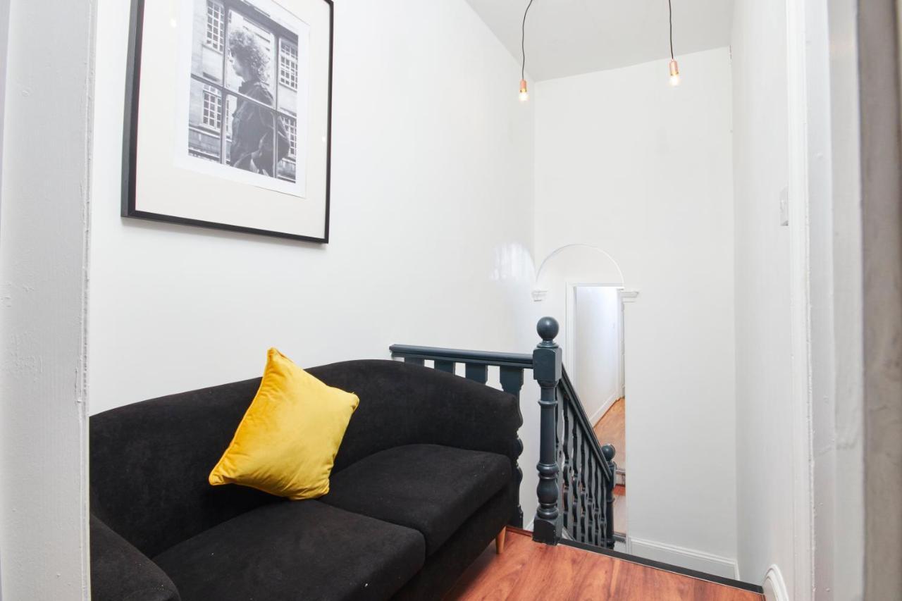 5 Bed House In Leamington Spa Perfect For Contractors With 7 Beds By Purestay - 14 Night Min! Eksteriør billede
