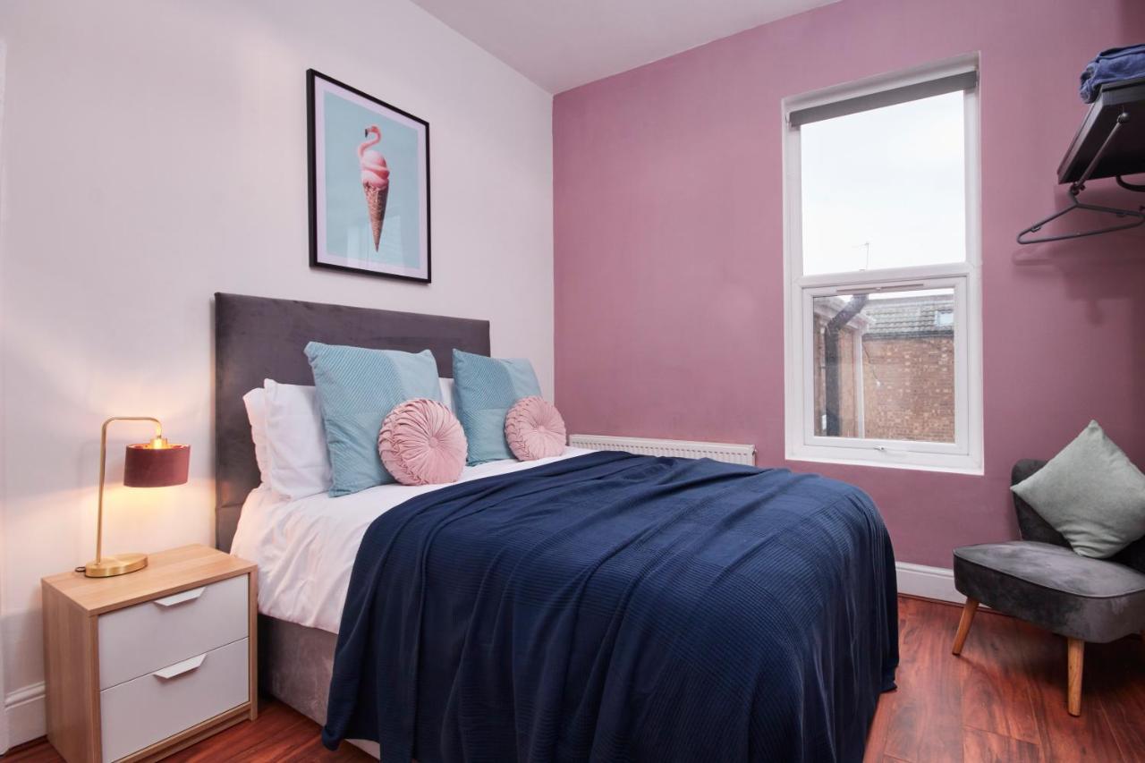 5 Bed House In Leamington Spa Perfect For Contractors With 7 Beds By Purestay - 14 Night Min! Eksteriør billede