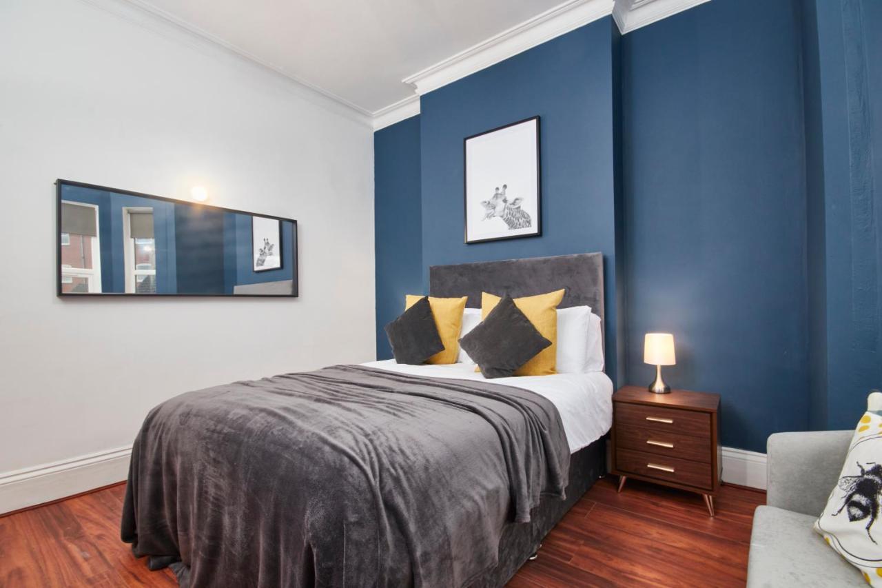 5 Bed House In Leamington Spa Perfect For Contractors With 7 Beds By Purestay - 14 Night Min! Eksteriør billede
