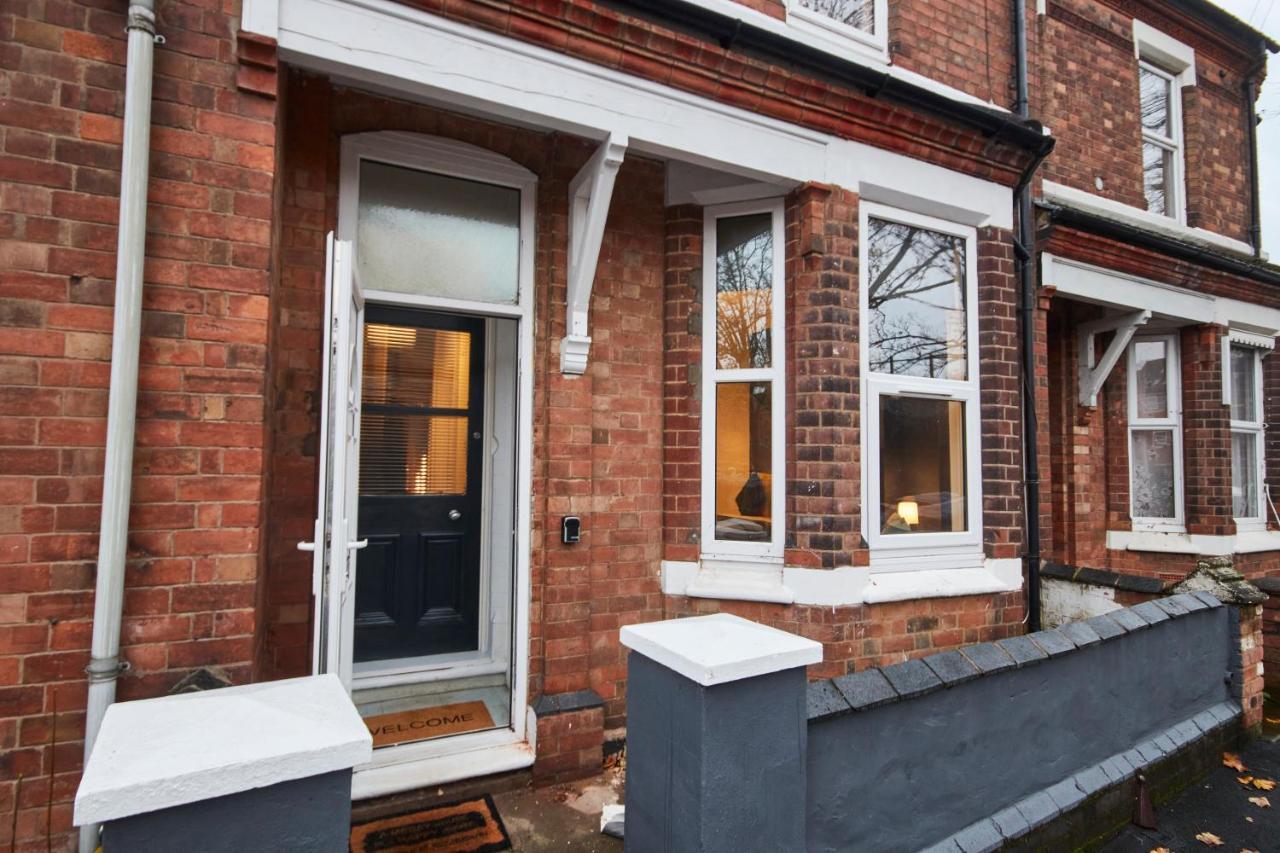 5 Bed House In Leamington Spa Perfect For Contractors With 7 Beds By Purestay - 14 Night Min! Eksteriør billede