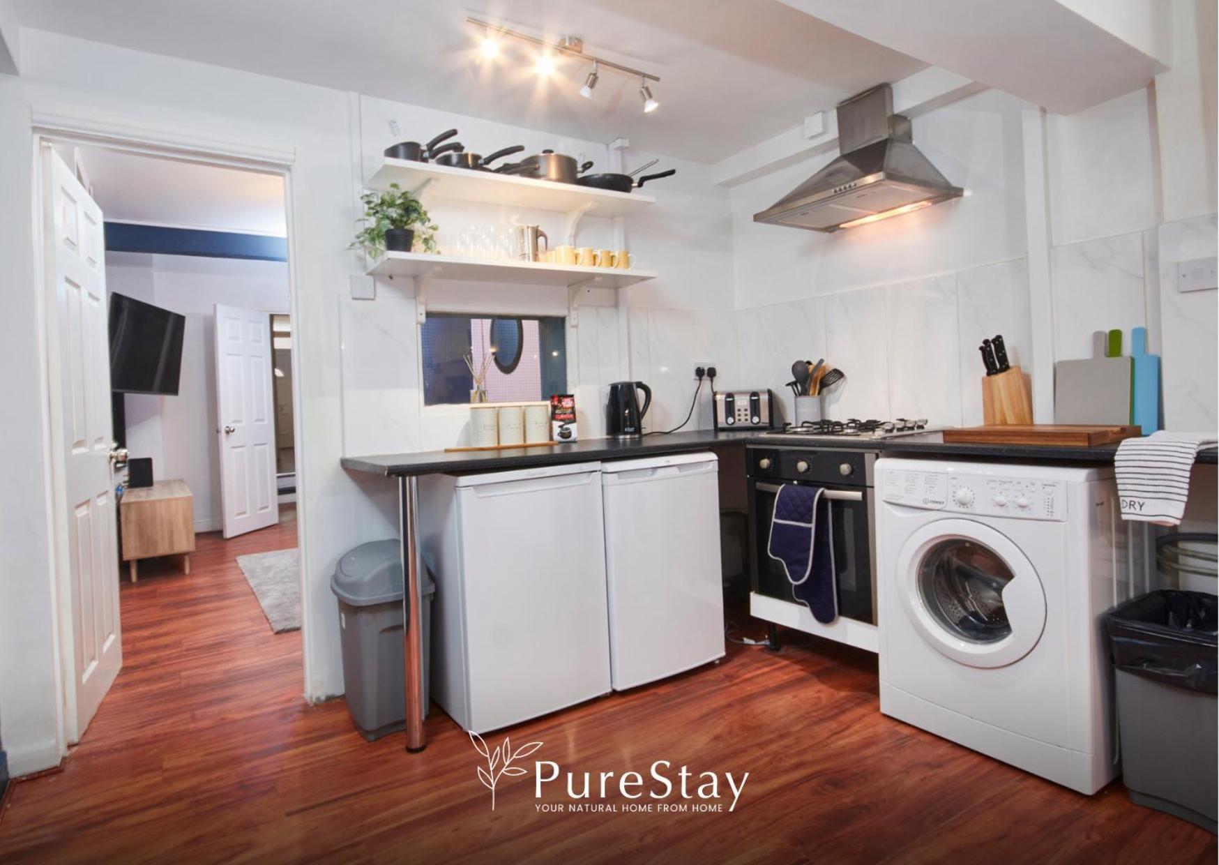 5 Bed House In Leamington Spa Perfect For Contractors With 7 Beds By Purestay - 14 Night Min! Eksteriør billede